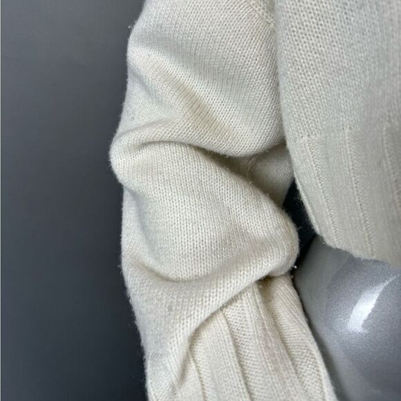 ❌SOLD❌ H&M Divided Cropped Knit Sweater - Picture 4 of 7